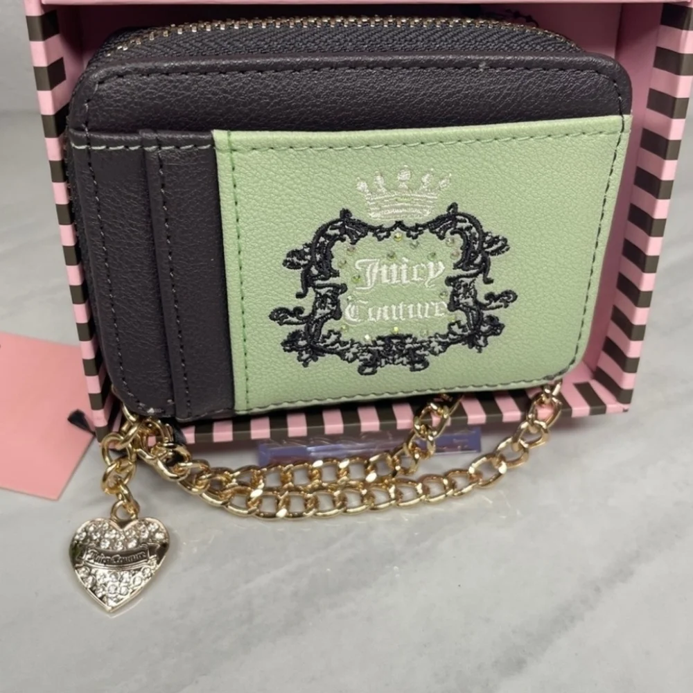 💚▪️Juicy Couture▪️ Heritage Small Square CC Wallet - Sage Green